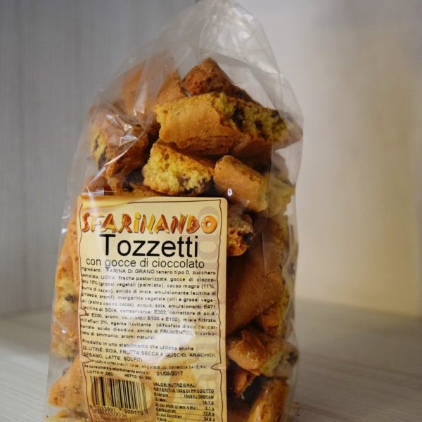 Tozzetti con gocce di cioccolato