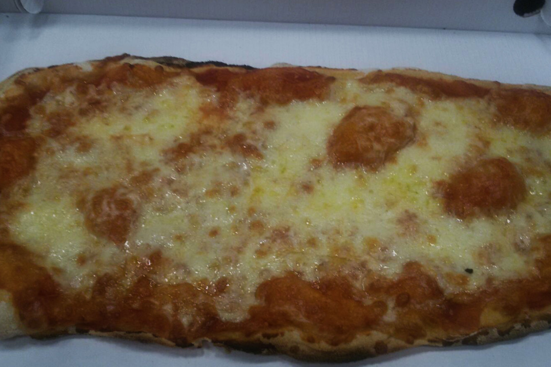 pizza_margherita_pizza_da_asporto_lariano_sfarinando_forno_a_legna